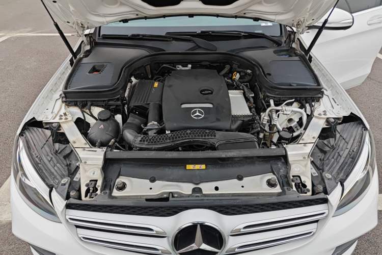 Used Mercedes-Benz GLC 2019 GLC 260 L 4MATIC Dynamic Model Engine Bay