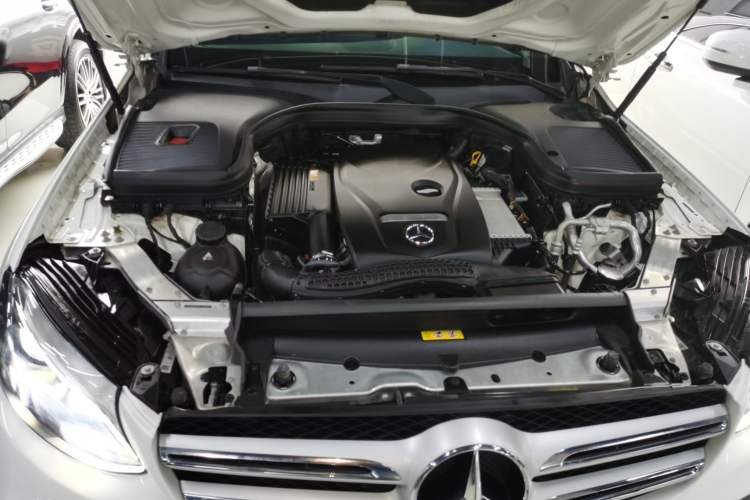 Used Mercedes-Benz GLC 2019 Facelift GLC 260 L 4MATIC Luxury Model Engine Bay