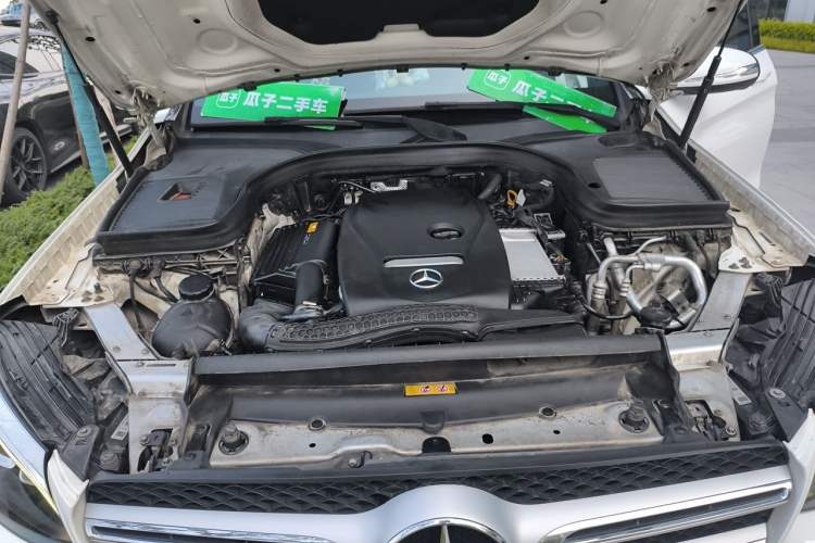 Used Mercedes-Benz GLC 2019 GLC 260 4MATIC Dynamic Edition Engine Bay