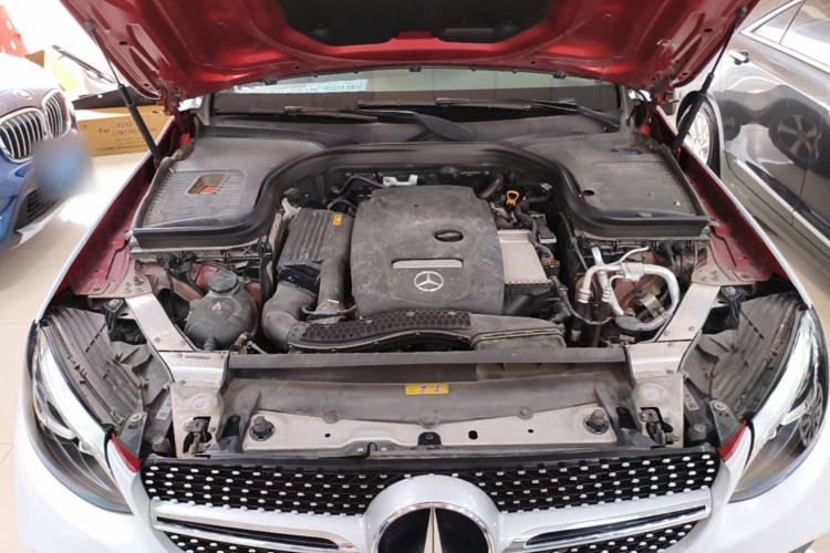 Used Mercedes-Benz GLC 2019 GLC 260 4MATIC Luxury Model Engine Bay