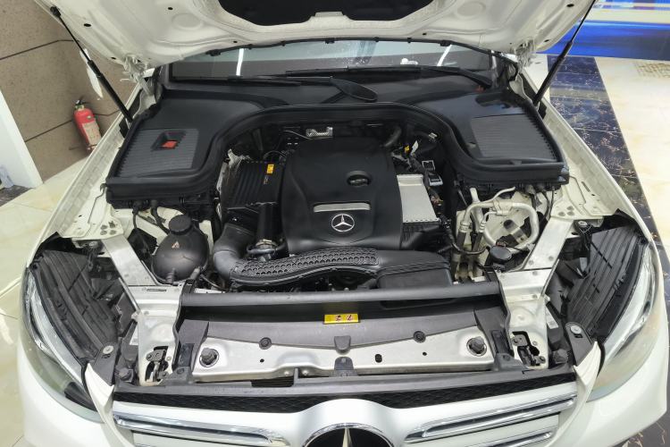 Used Mercedes-Benz GLC 2019 GLC 260 L 4MATIC Dynamic Model Engine Bay