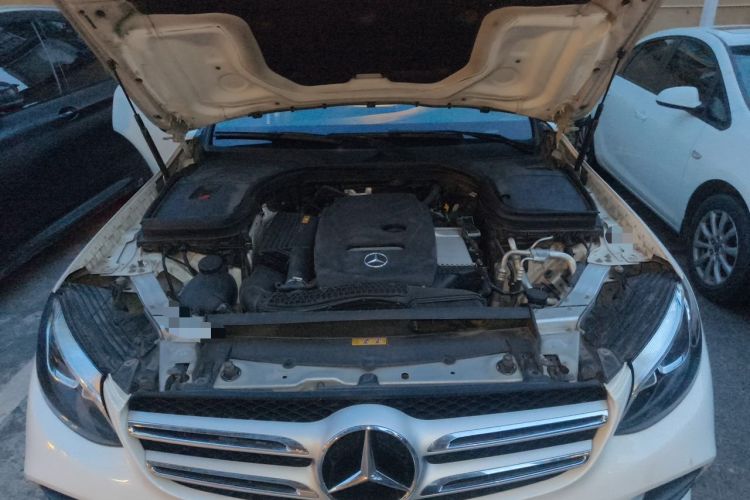 Used Mercedes-Benz GLC 2019 GLC 260 4MATIC Dynamic Edition Engine Bay