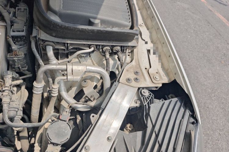 Used Mercedes-Benz GLC 2019 Facelift GLC 260 L 4MATIC Luxury Model Engine Bay Left