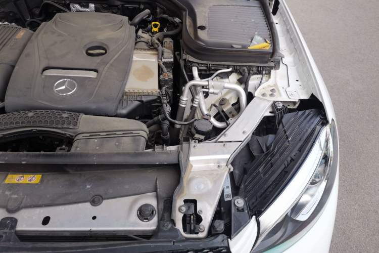 Used Mercedes-Benz GLC 2019 GLC 300 L 4MATIC Dynamic Model Engine Bay Left