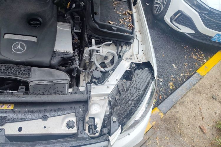Used Mercedes-Benz GLC 2019 GLC 300 L 4MATIC Dynamic Model Engine Bay Left