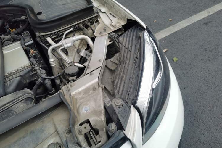 Used Mercedes-Benz GLC 2019 GLC 200 L 4MATIC Engine Bay Left