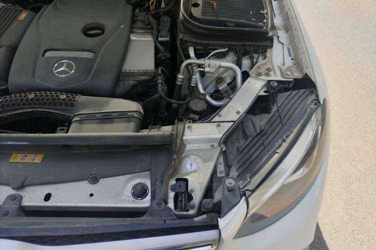 Used Mercedes-Benz GLC 2019 GLC 260 L 4MATIC Dynamic Model Engine Bay Left