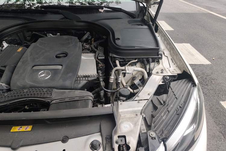 Used Mercedes-Benz GLC 2019 Facelift GLC 260 L 4MATIC Luxury Model Engine Bay Left
