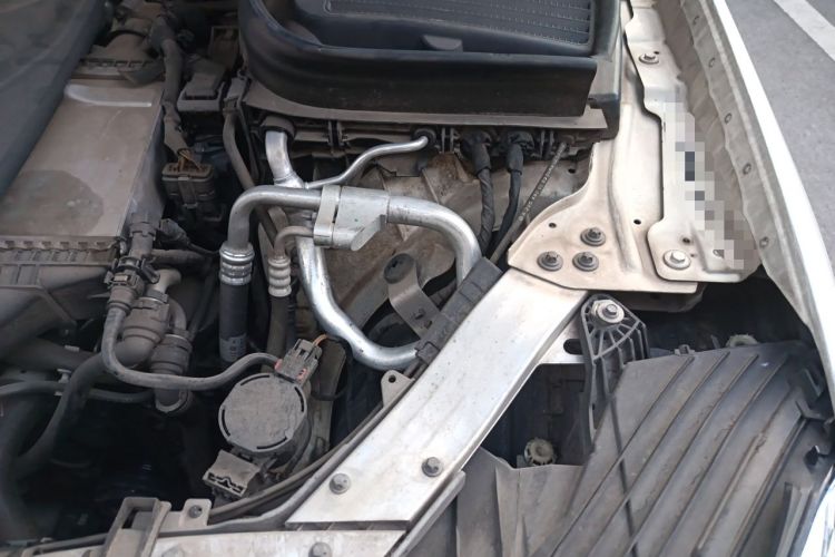 Used Mercedes-Benz GLC 2019 GLC 260 L 4MATIC Dynamic Model Engine Bay Left