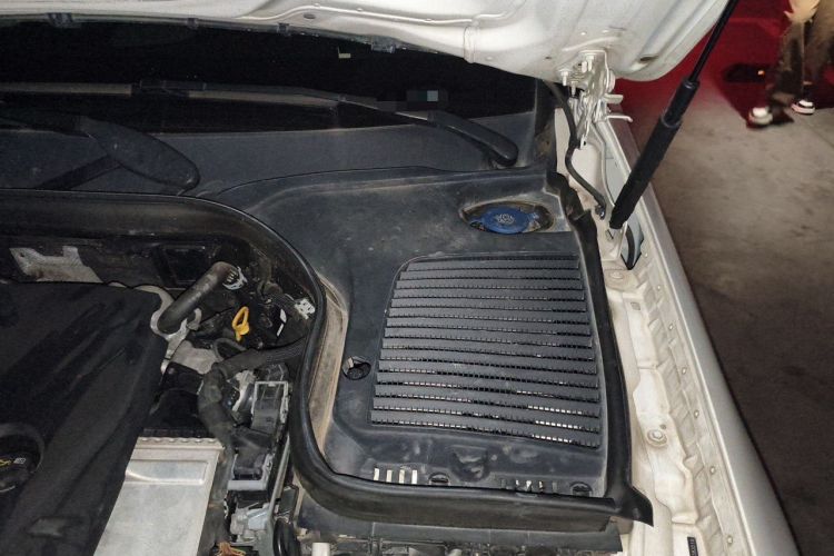 Used Mercedes-Benz GLC 2019 GLC 200 L 4MATIC Engine Bay Left