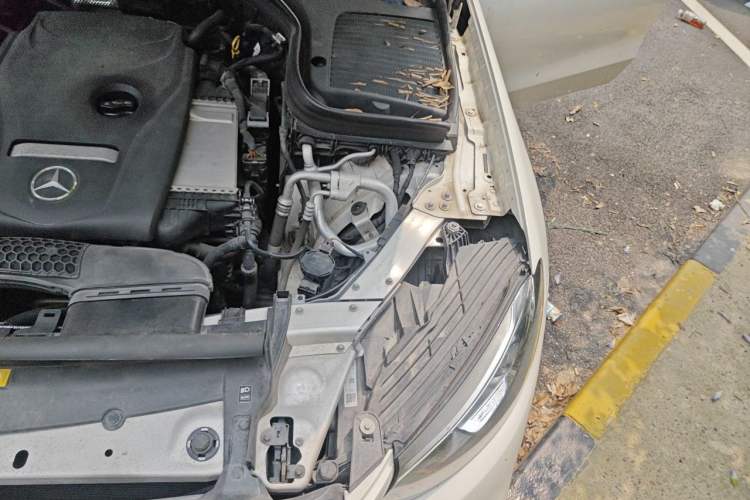 Used Mercedes-Benz GLC 2019 GLC 300 L 4MATIC Dynamic Model Engine Bay Left
