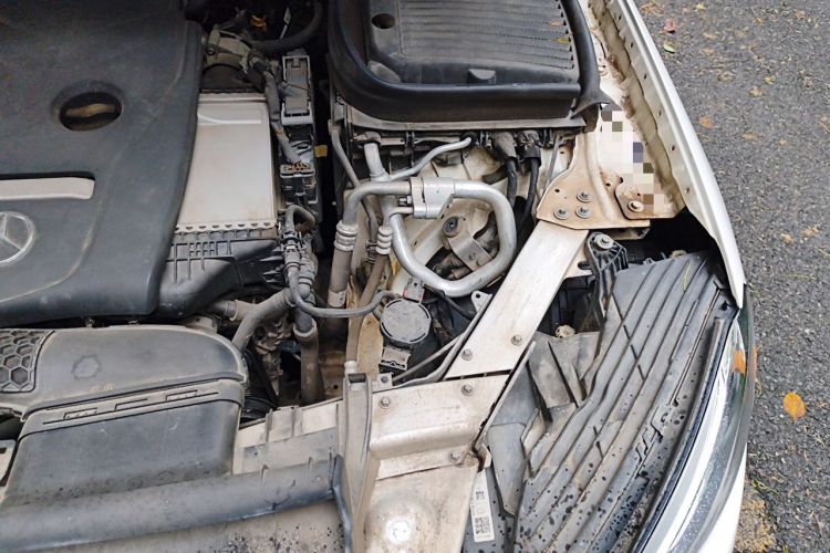 Used Mercedes-Benz GLC 2019 GLC 300 L 4MATIC Dynamic Model Engine Bay Left