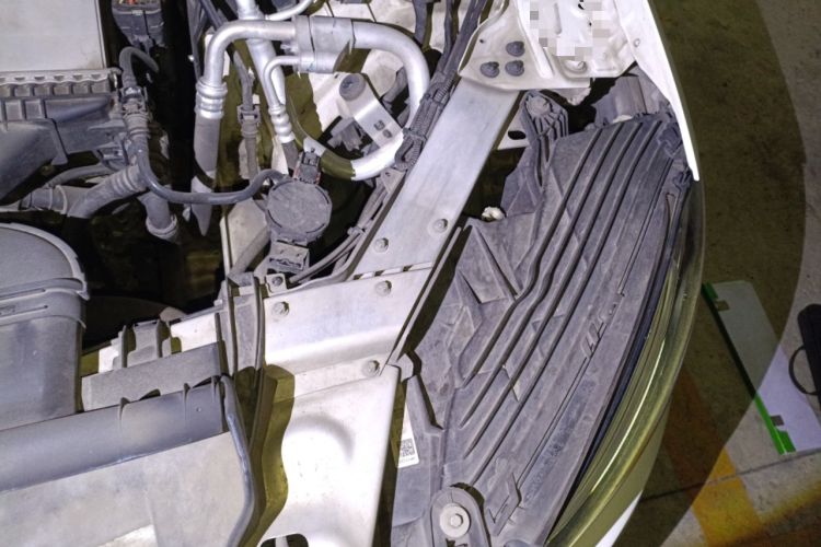 Used Mercedes-Benz GLC 2019 GLC 200 4MATIC Engine Bay Left