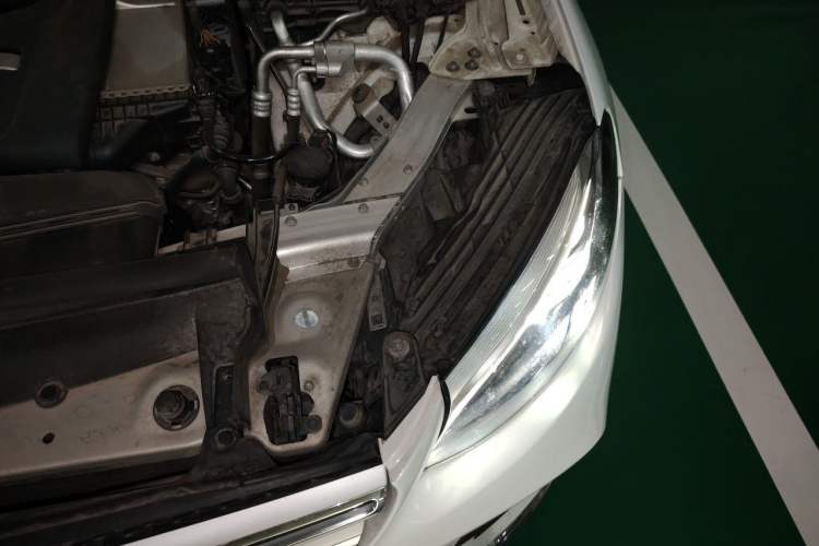 Used Mercedes-Benz GLC 2019 GLC 260 L 4MATIC Dynamic Model Engine Bay Left