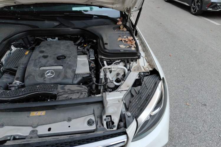 Used Mercedes-Benz GLC 2019 GLC 260 L 4MATIC Dynamic Model Engine Bay Left