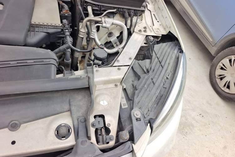 Used Mercedes-Benz GLC 2019 Facelift GLC 260 L 4MATIC Luxury Model Engine Bay Left