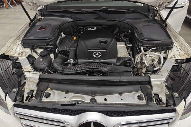 Used Mercedes-Benz GLC 2019 GLC 260 L 4MATIC Dynamic Model Engine Bay