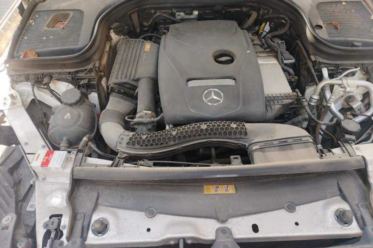 Used Mercedes-Benz GLC 2019 GLC 260 L 4MATIC Dynamic Model Engine Bay