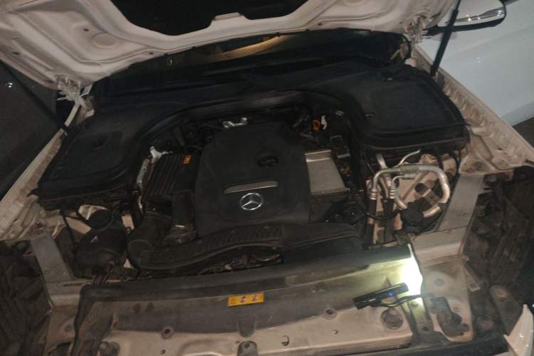 Used Mercedes-Benz GLC 2019 GLC 260 L 4MATIC Dynamic Model Engine Bay