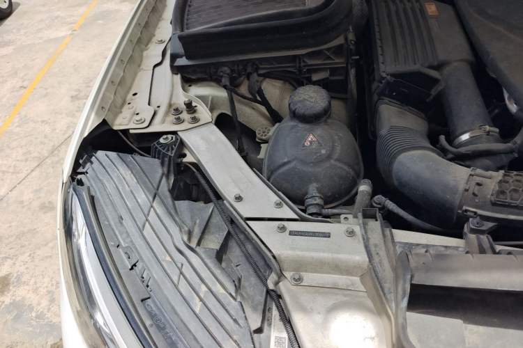 Used Mercedes-Benz GLC 2019 GLC 260 L 4MATIC Dynamic Model Engine Bay Right