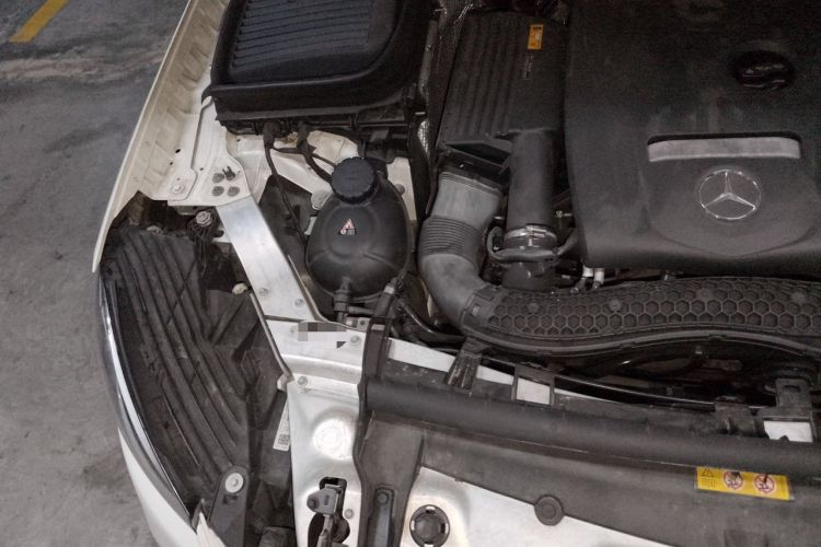 Used Mercedes-Benz GLC 2019 GLC 260 L 4MATIC Dynamic Model Engine Bay Right