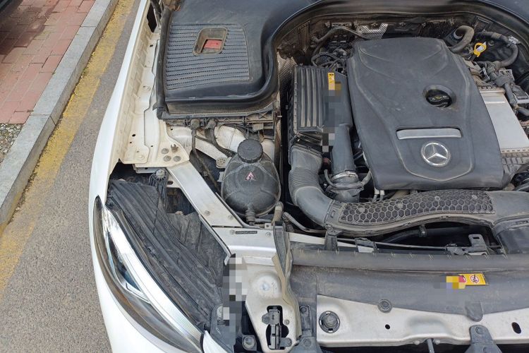 Used Mercedes-Benz GLC 2019 GLC 260 L 4MATIC Dynamic Model Engine Bay Right