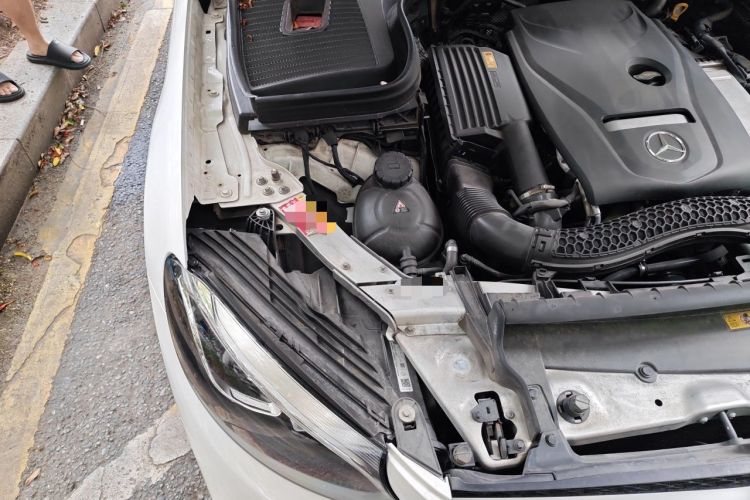 Used Mercedes-Benz GLC 2019 GLC 260 L 4MATIC Dynamic Model Engine Bay Right