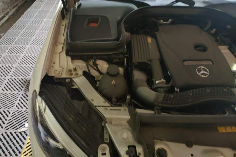 Used Mercedes-Benz GLC 2019 GLC 260 L 4MATIC Dynamic Model Engine Bay Right