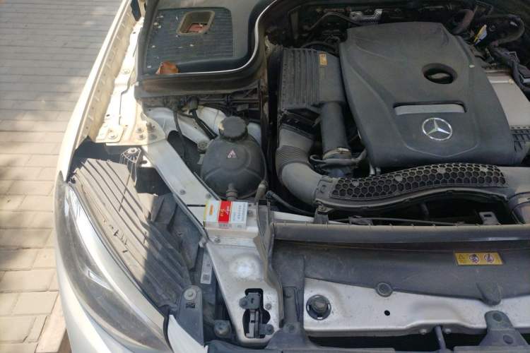 Used Mercedes-Benz GLC 2019 GLC 260 L 4MATIC Dynamic Model Engine Bay Right