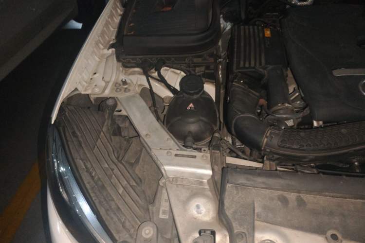 Used Mercedes-Benz GLC 2019 GLC 260 L 4MATIC Dynamic Model Engine Bay Right