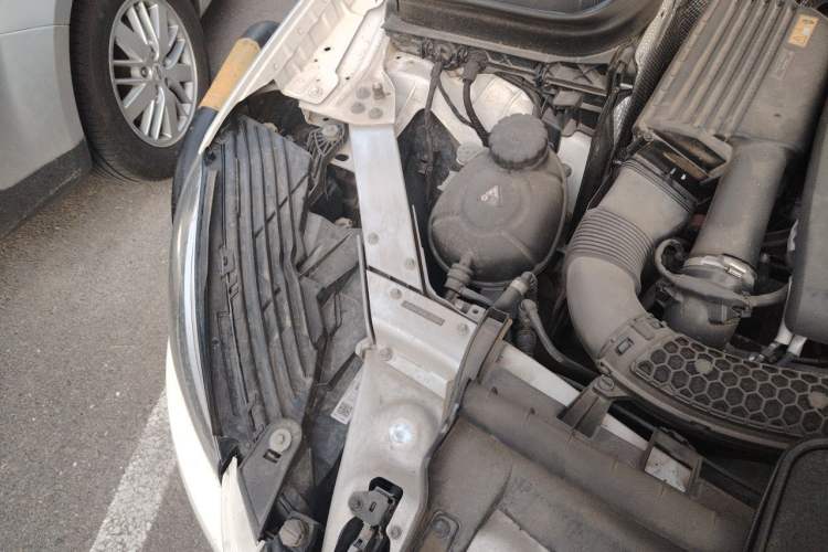 Used Mercedes-Benz GLC 2019 GLC 200 L 4MATIC Engine Bay Right
