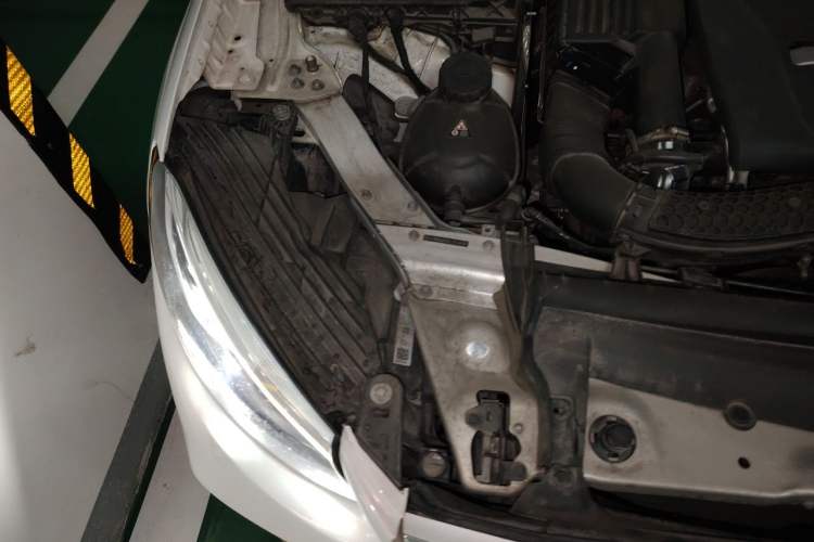 Used Mercedes-Benz GLC 2019 GLC 260 L 4MATIC Dynamic Model Engine Bay Right