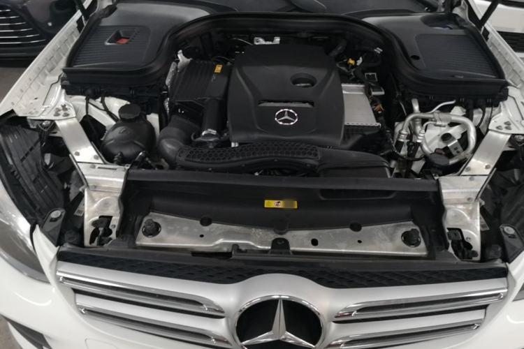 Used Mercedes-Benz GLC 2019 GLC 260 L 4MATIC Dynamic Model Engine Bay
