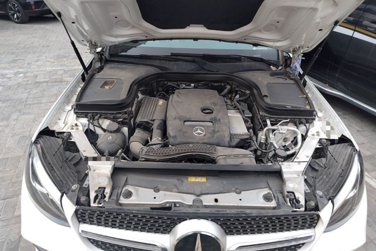 Used Mercedes-Benz GLC 2019 GLC 260 L 4MATIC Dynamic Model Engine Bay