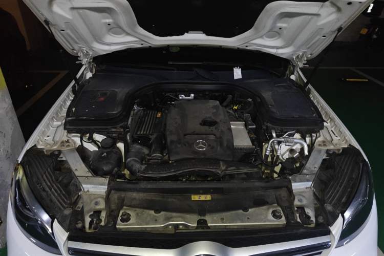 Used Mercedes-Benz GLC 2019 GLC 260 L 4MATIC Dynamic Model Engine Bay