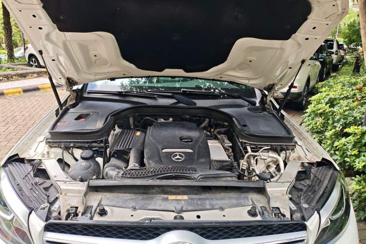 Used Mercedes-Benz GLC 2019 GLC 260 L 4MATIC Dynamic Model Engine Bay