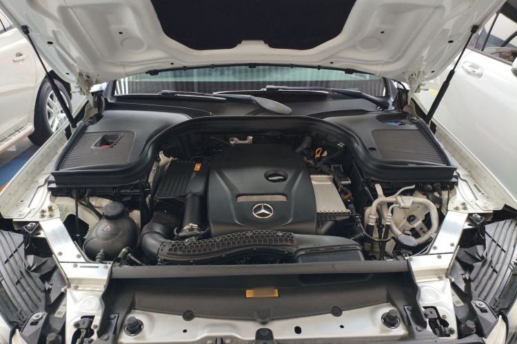 Used Mercedes-Benz GLC 2019 GLC 260 L 4MATIC Dynamic Model Engine Bay