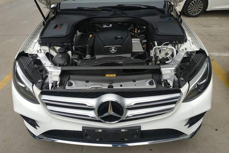 Used Mercedes-Benz GLC 2019 GLC 260 L 4MATIC Dynamic Model Engine Bay