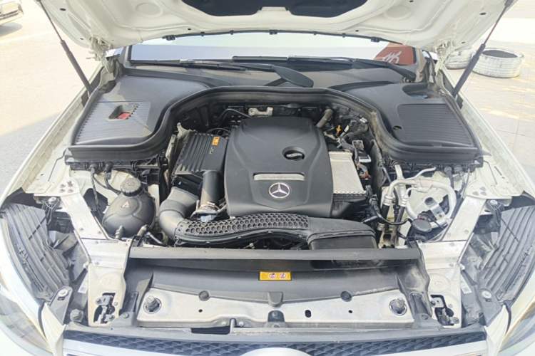 Used Mercedes-Benz GLC 2019 GLC 260 L 4MATIC Dynamic Model Engine Bay