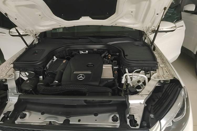 Used Mercedes-Benz GLC 2019 Facelift GLC 260 L 4MATIC Luxury Model Engine Bay