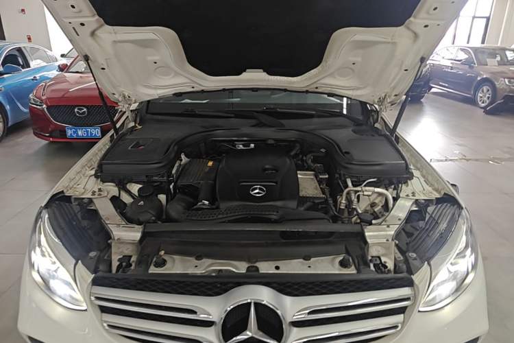 Used Mercedes-Benz GLC 2019 GLC 260 L 4MATIC Dynamic Model Engine Bay