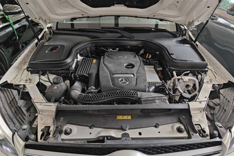 Used Mercedes-Benz GLC 2019 GLC 300 L 4MATIC Dynamic Model Engine Bay