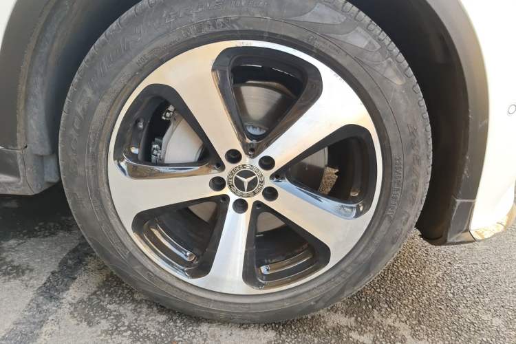 Used Mercedes-Benz GLC 2019 GLC 260 4MATIC Luxury Model Exterior 1