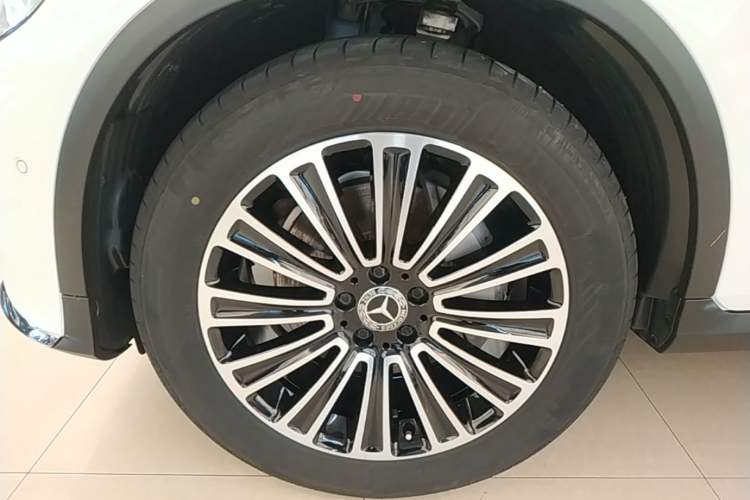Used Mercedes-Benz GLC 2019 GLC 260 L 4MATIC Dynamic Model Exterior 1