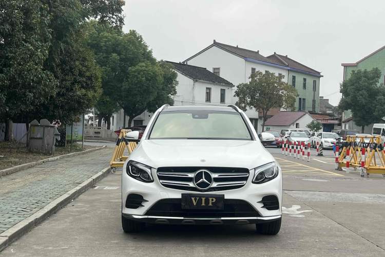Used Mercedes-Benz GLC 2019 GLC 260 4MATIC Luxury Model Exterior 1