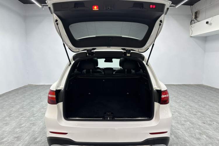 Used Mercedes-Benz GLC 2019 Refreshed GLC 300 L 4MATIC Dynamic Edition Exterior 10