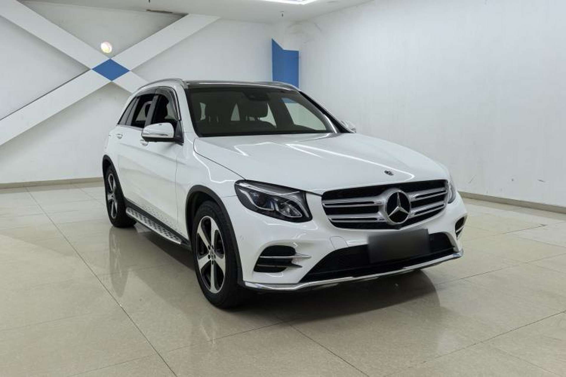 Used Mercedes-Benz GLC 2019 Facelift GLC 260 L 4MATIC Luxury Model Exterior 2