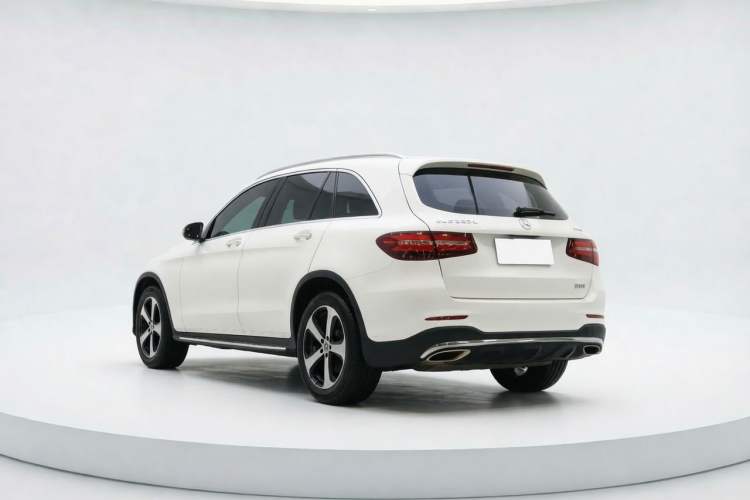 Used Mercedes-Benz GLC 2019 Facelift GLC 260 L 4MATIC Luxury Model Exterior 2