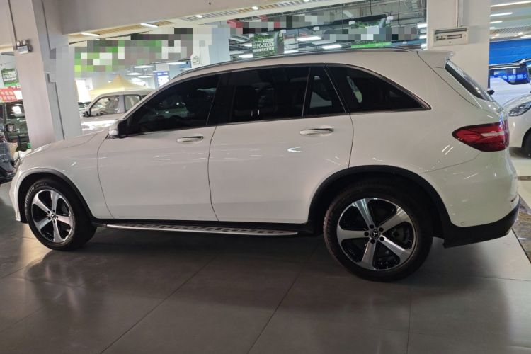 Used Mercedes-Benz GLC 2019 Facelift GLC 260 L 4MATIC Luxury Model Exterior 2