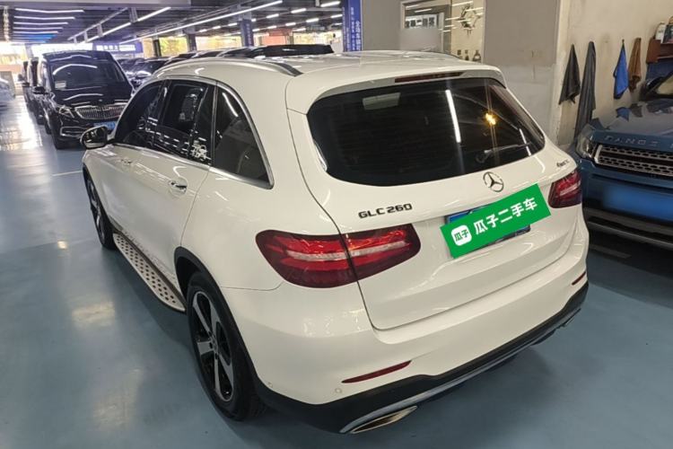 Used Mercedes-Benz GLC 2019 GLC 260 4MATIC Luxury Model Exterior 2
